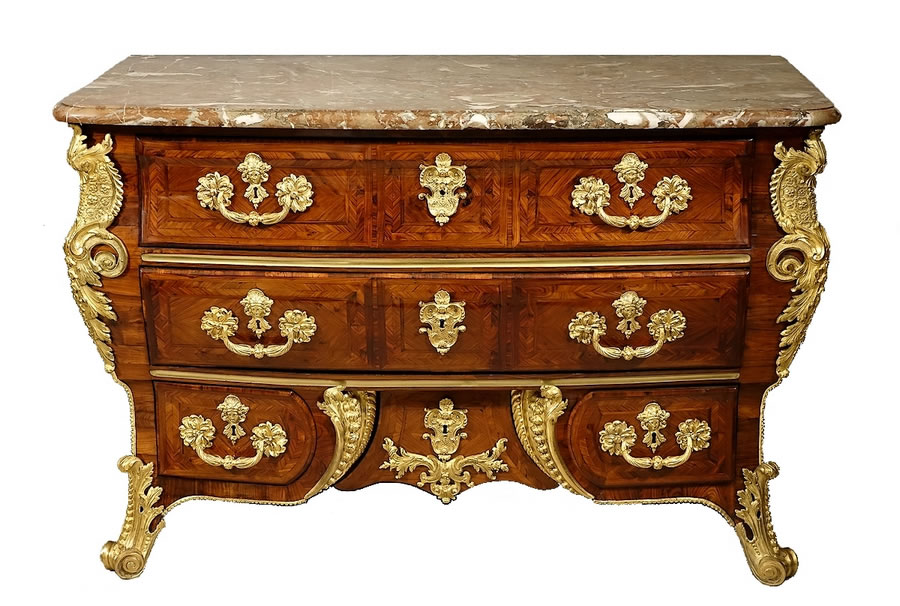 Commode sarcophage &eacute;poque R&eacute;gence par Louis Delaitre